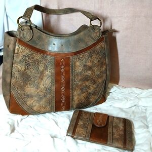 JUSTIN PURSE AND MATCHING WALLET WITH CONCEALED CARRY COMPARTMENT EUC